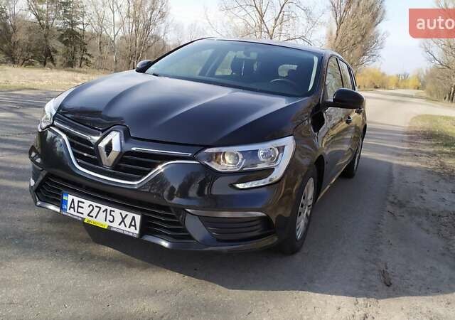 Черный Рено Меган, объемом двигателя 1.39 л и пробегом 142 тыс. км за 12650 $, фото 3 на Automoto.ua
