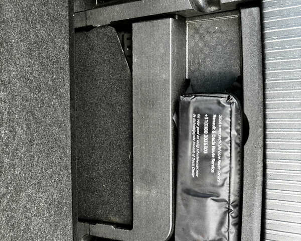 Рено Меган 2022 в Умани на Automoto.ua Черный Рено Меган, объемом двигателя 1.6 л и пробегом 37 тыс. км за 23000 $, фото 30 на Automoto.ua