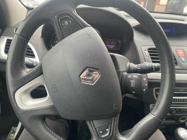 Фіолетовий Рено Меган, об'ємом двигуна 1.6 л та пробігом 231 тис. км за 4999 $, фото 3 на Automoto.ua