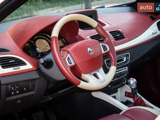 Рено Меган 2012 в Львове на Automoto.ua Фиолетовый Рено Меган, объемом двигателя 0 л и пробегом 167 тыс. км за 9000 $, фото 28 на Automoto.ua