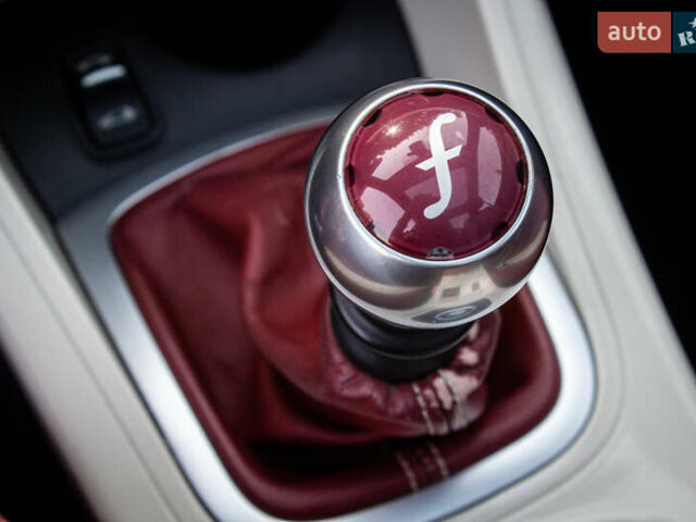 Рено Меган 2012 в Львове на Automoto.ua Фиолетовый Рено Меган, объемом двигателя 0 л и пробегом 167 тыс. км за 9000 $, фото 44 на Automoto.ua