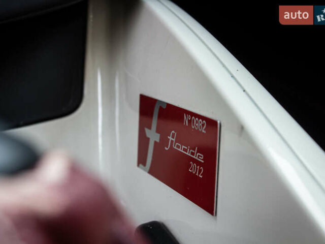 Рено Меган 2012 в Львове на Automoto.ua Фиолетовый Рено Меган, объемом двигателя 0 л и пробегом 167 тыс. км за 9000 $, фото 42 на Automoto.ua