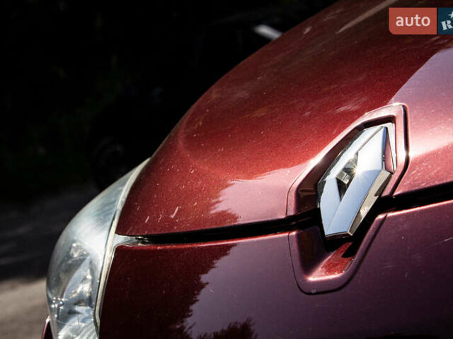 Рено Меган 2012 в Львове на Automoto.ua Фиолетовый Рено Меган, объемом двигателя 0 л и пробегом 167 тыс. км за 9000 $, фото 19 на Automoto.ua