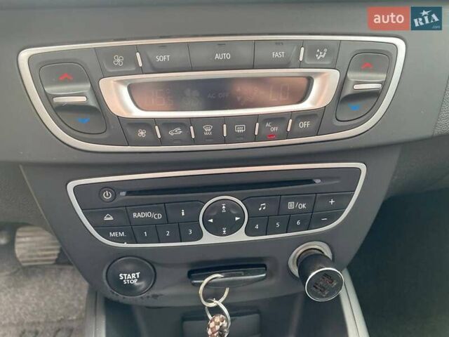 Коричневий Рено Меган, об'ємом двигуна 1.6 л та пробігом 240 тис. км за 6200 $, фото 17 на Automoto.ua
