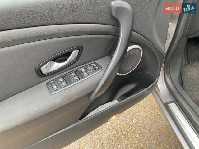 Коричневий Рено Меган, об'ємом двигуна 1.6 л та пробігом 240 тис. км за 6200 $, фото 19 на Automoto.ua