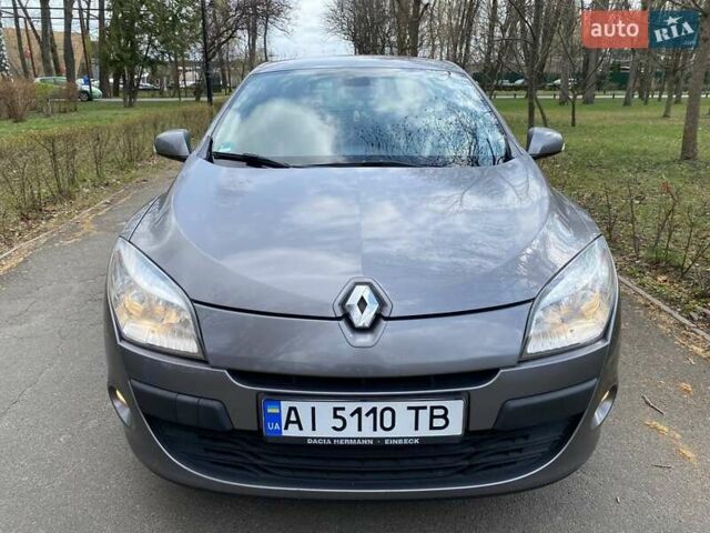 Коричневий Рено Меган, об'ємом двигуна 1.6 л та пробігом 240 тис. км за 6200 $, фото 10 на Automoto.ua