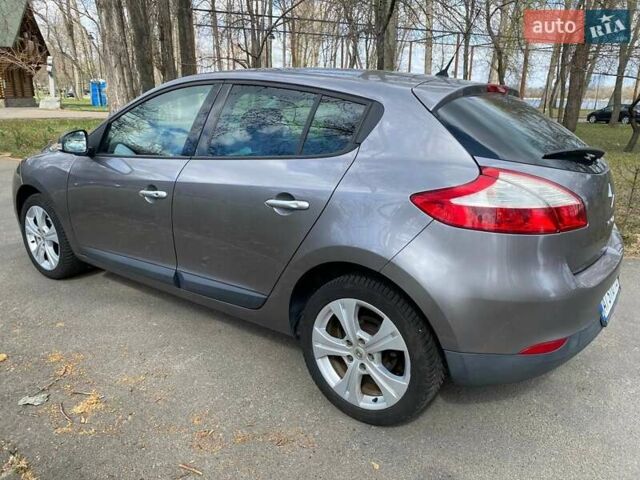 Коричневий Рено Меган, об'ємом двигуна 1.6 л та пробігом 240 тис. км за 6200 $, фото 3 на Automoto.ua