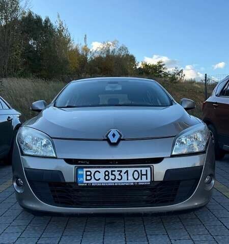 Рено Меган 2009 в Львове на Automoto.ua Коричневый Рено Меган, объемом двигателя 1.5 л и пробегом 271 тыс. км за 6300 $, фото 1 на Automoto.ua