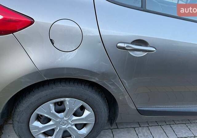 Рено Меган 2009 в Львове на Automoto.ua Коричневый Рено Меган, объемом двигателя 1.5 л и пробегом 271 тыс. км за 6300 $, фото 11 на Automoto.ua