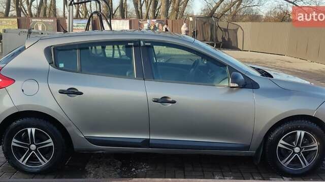 Коричневый Рено Меган, объемом двигателя 1.6 л и пробегом 260 тыс. км за 4800 $, фото 4 на Automoto.ua