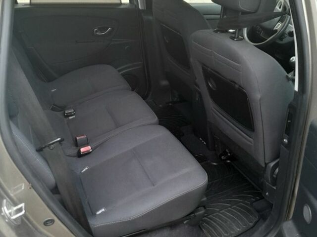 Рено Меган 2010 в Славуте на Automoto.ua Коричневый Рено Меган, объемом двигателя 1.5 л и пробегом 270 тыс. км за 7450 $, фото 4 на Automoto.ua