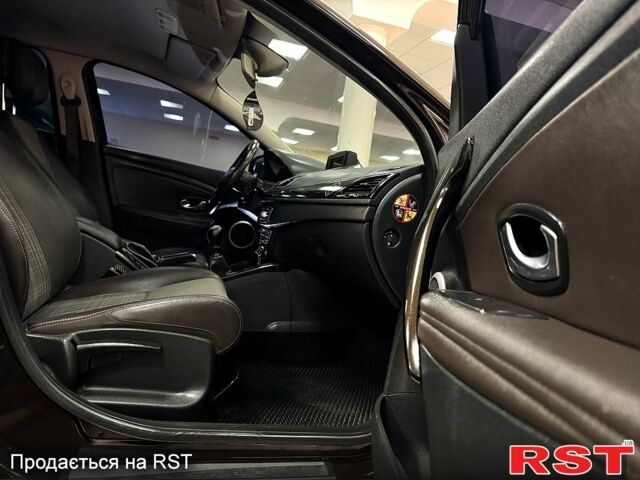 Коричневый Рено Меган, объемом двигателя 1.9 л и пробегом 270 тыс. км за 6500 $, фото 8 на Automoto.ua