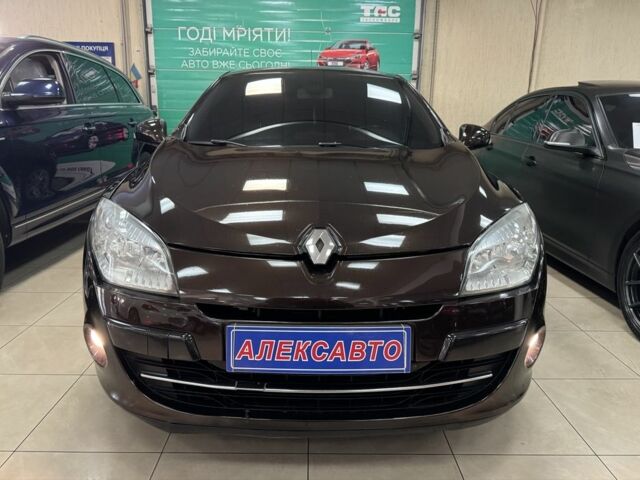 Рено Меган 2011 в Кропивницком (Кировограде) на Automoto.ua Коричневый Рено Меган, объемом двигателя 1.9 л и пробегом 270 тыс. км за 6500 $, фото 8 на Automoto.ua
