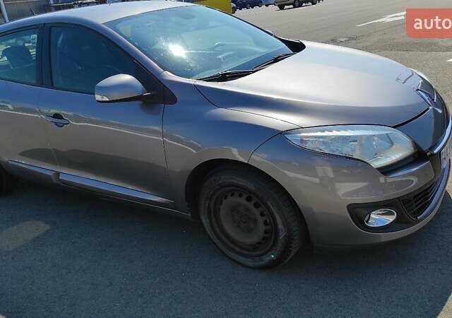 Рено Меган 2012 в Луцке на Automoto.ua Коричневый Рено Меган, объемом двигателя 1.46 л и пробегом 280 тыс. км за 8000 $, фото 2 на Automoto.ua