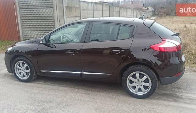 Коричневый Рено Меган, объемом двигателя 2 л и пробегом 207 тыс. км за 7990 $, фото 2 на Automoto.ua