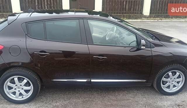 Коричневый Рено Меган, объемом двигателя 2 л и пробегом 207 тыс. км за 7990 $, фото 3 на Automoto.ua