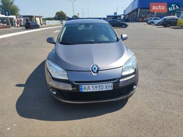Рено Меган 2012 в Луцке на Automoto.ua Коричневый Рено Меган, объемом двигателя 1.46 л и пробегом 280 тыс. км за 8000 $, фото 9 на Automoto.ua