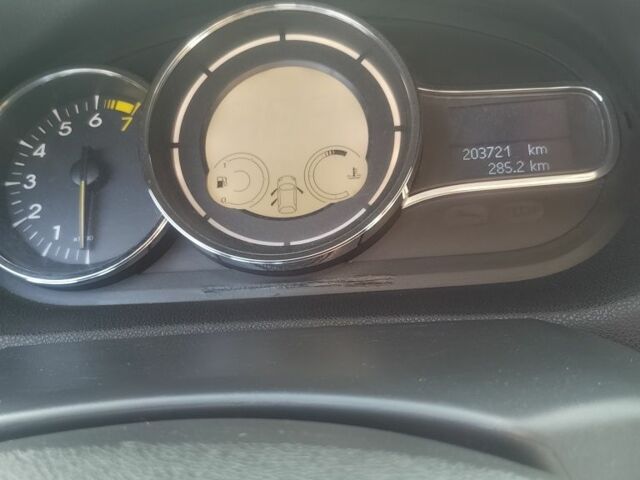 Коричневый Рено Меган, объемом двигателя 1.6 л и пробегом 200 тыс. км за 8000 $, фото 7 на Automoto.ua