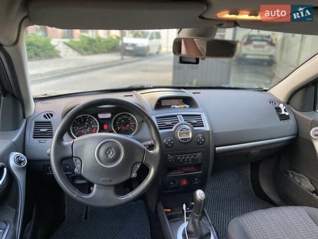 Коричневый Рено Меган, объемом двигателя 1.6 л и пробегом 271 тыс. км за 5500 $, фото 12 на Automoto.ua