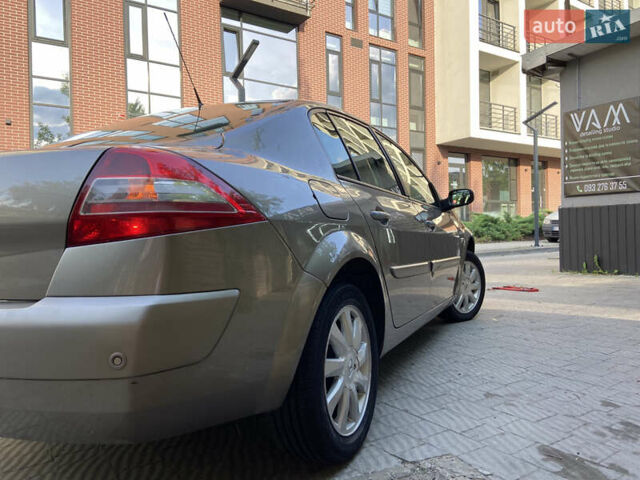 Коричневый Рено Меган, объемом двигателя 1.6 л и пробегом 271 тыс. км за 5500 $, фото 8 на Automoto.ua