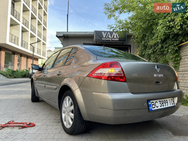 Коричневый Рено Меган, объемом двигателя 1.6 л и пробегом 271 тыс. км за 5500 $, фото 2 на Automoto.ua