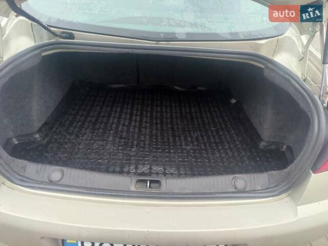 Коричневый Рено Меган, объемом двигателя 1.6 л и пробегом 224 тыс. км за 4800 $, фото 3 на Automoto.ua