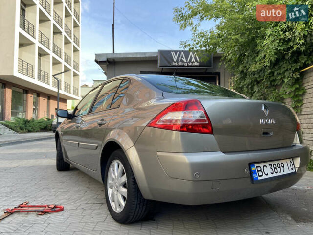 Коричневый Рено Меган, объемом двигателя 1.6 л и пробегом 271 тыс. км за 5500 $, фото 4 на Automoto.ua