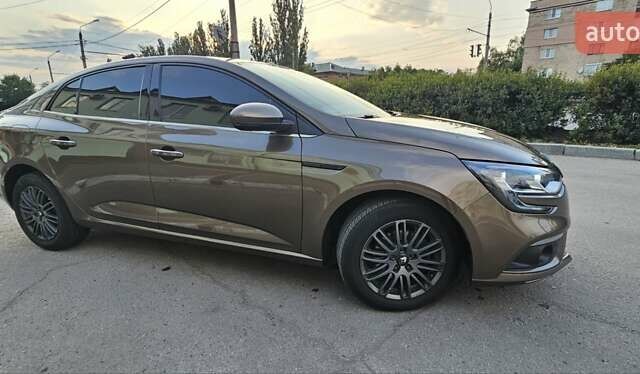 Коричневый Рено Меган, объемом двигателя 1.46 л и пробегом 172 тыс. км за 14500 $, фото 8 на Automoto.ua