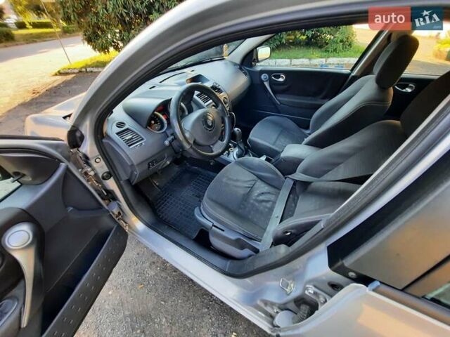 Коричневий Рено Меган, об'ємом двигуна 1.6 л та пробігом 242 тис. км за 4500 $, фото 11 на Automoto.ua