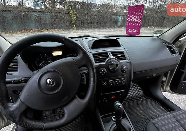 Коричневый Рено Меган, объемом двигателя 1.6 л и пробегом 210 тыс. км за 6000 $, фото 8 на Automoto.ua