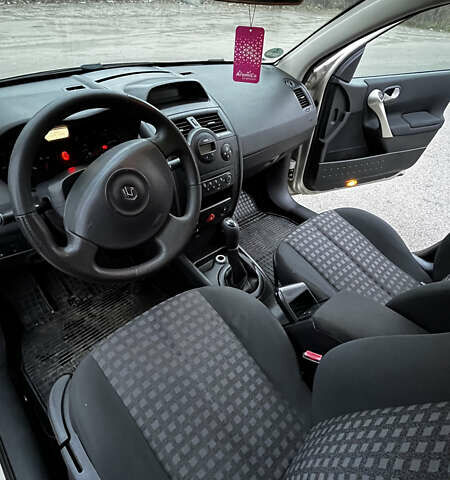 Коричневый Рено Меган, объемом двигателя 1.6 л и пробегом 210 тыс. км за 6000 $, фото 9 на Automoto.ua