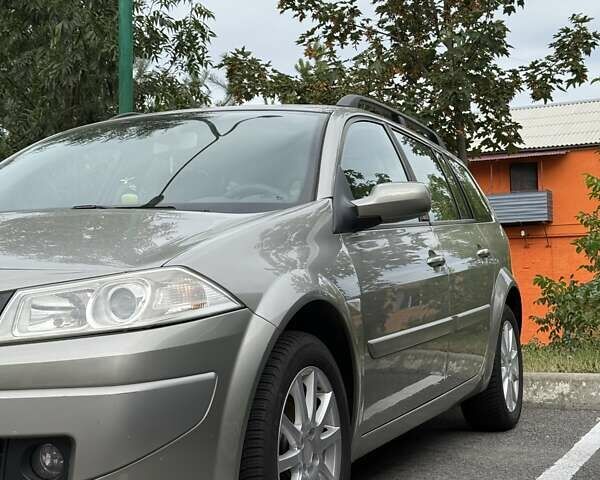 Коричневый Рено Меган, объемом двигателя 1.6 л и пробегом 224 тыс. км за 5500 $, фото 4 на Automoto.ua