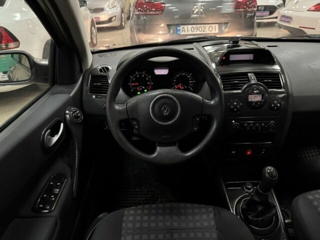 Коричневый Рено Меган, объемом двигателя 1.6 л и пробегом 181 тыс. км за 5800 $, фото 13 на Automoto.ua