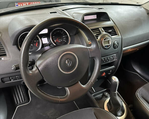 Коричневий Рено Меган, об'ємом двигуна 1.6 л та пробігом 130 тис. км за 5999 $, фото 31 на Automoto.ua