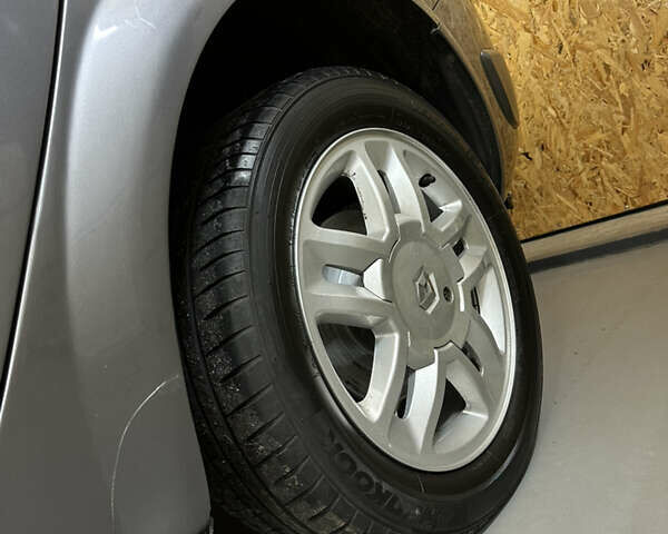 Коричневий Рено Меган, об'ємом двигуна 1.6 л та пробігом 130 тис. км за 5999 $, фото 43 на Automoto.ua