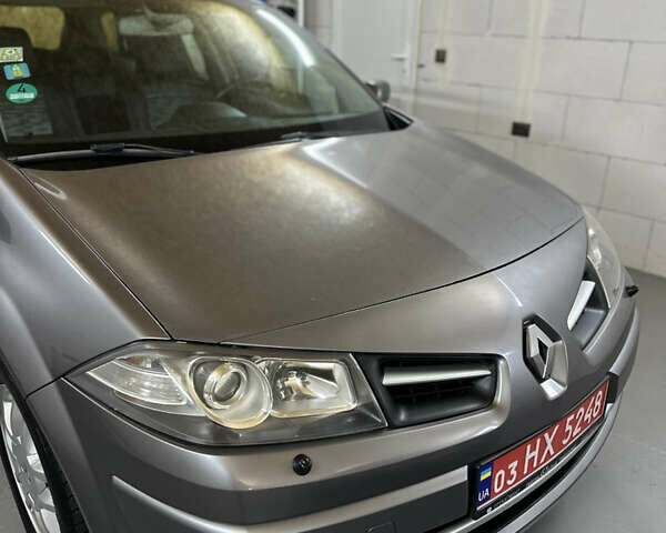 Коричневий Рено Меган, об'ємом двигуна 1.6 л та пробігом 130 тис. км за 5999 $, фото 2 на Automoto.ua