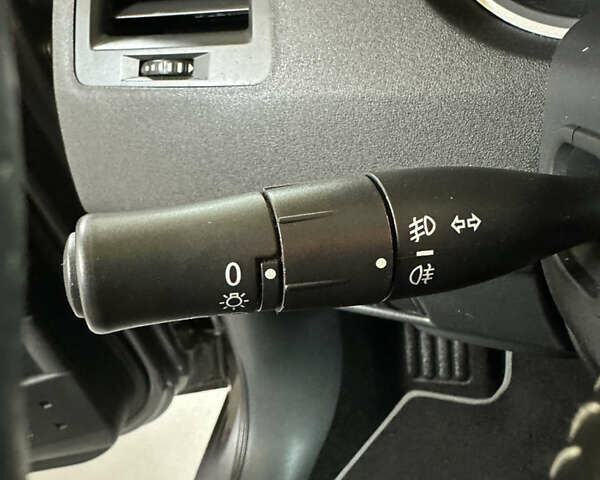 Коричневий Рено Меган, об'ємом двигуна 1.6 л та пробігом 130 тис. км за 5999 $, фото 29 на Automoto.ua