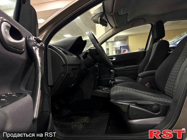 Коричневый Рено Меган, объемом двигателя 1.6 л и пробегом 181 тыс. км за 5800 $, фото 9 на Automoto.ua