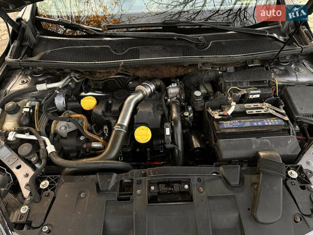 Коричневый Рено Меган, объемом двигателя 1.5 л и пробегом 275 тыс. км за 4999 $, фото 38 на Automoto.ua