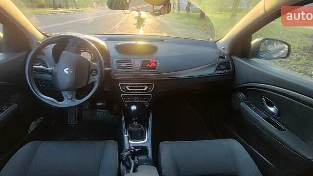 Коричневый Рено Меган, объемом двигателя 1.6 л и пробегом 213 тыс. км за 6500 $, фото 23 на Automoto.ua