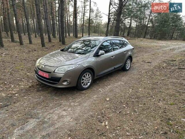 Коричневый Рено Меган, объемом двигателя 1.5 л и пробегом 229 тыс. км за 6700 $, фото 1 на Automoto.ua