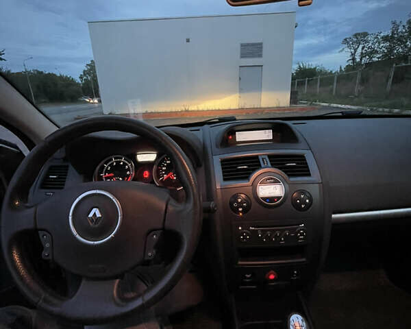 Коричневий Рено Меган, об'ємом двигуна 1.6 л та пробігом 150 тис. км за 6600 $, фото 11 на Automoto.ua