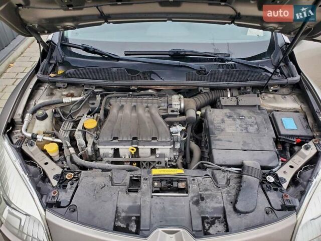 Коричневый Рено Меган, объемом двигателя 2 л и пробегом 176 тыс. км за 6900 $, фото 8 на Automoto.ua