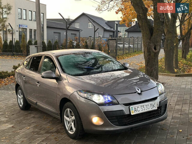 Коричневый Рено Меган, объемом двигателя 1.5 л и пробегом 275 тыс. км за 4999 $, фото 7 на Automoto.ua