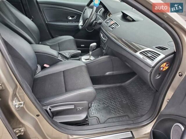 Коричневый Рено Меган, объемом двигателя 2 л и пробегом 176 тыс. км за 6900 $, фото 25 на Automoto.ua