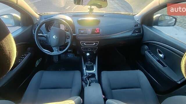 Коричневый Рено Меган, объемом двигателя 1.6 л и пробегом 213 тыс. км за 6500 $, фото 2 на Automoto.ua