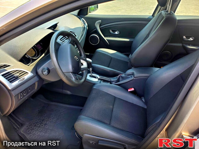 Коричневый Рено Меган, объемом двигателя 2 л и пробегом 174 тыс. км за 6500 $, фото 4 на Automoto.ua