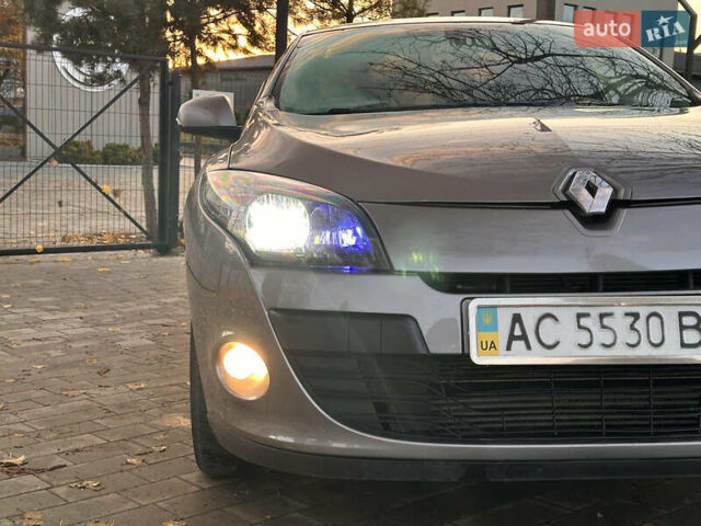 Коричневый Рено Меган, объемом двигателя 1.5 л и пробегом 275 тыс. км за 4999 $, фото 18 на Automoto.ua