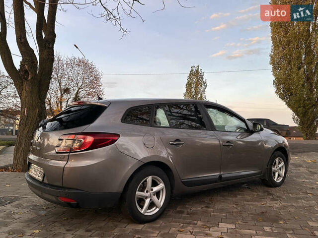 Коричневый Рено Меган, объемом двигателя 1.5 л и пробегом 275 тыс. км за 4999 $, фото 8 на Automoto.ua