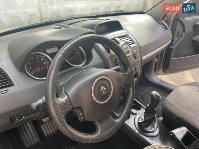 Рено Меган 2009 в Лозовой на Automoto.ua Коричневый Рено Меган, объемом двигателя 1.6 л и пробегом 215 тыс. км за 5900 $, фото 3 на Automoto.ua